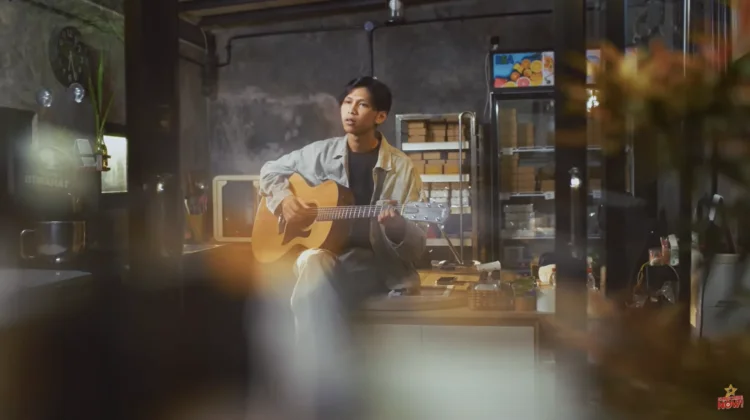 Danar Widianto Rilis Lagu “Tak Bisa Pulang Tahun Ini”