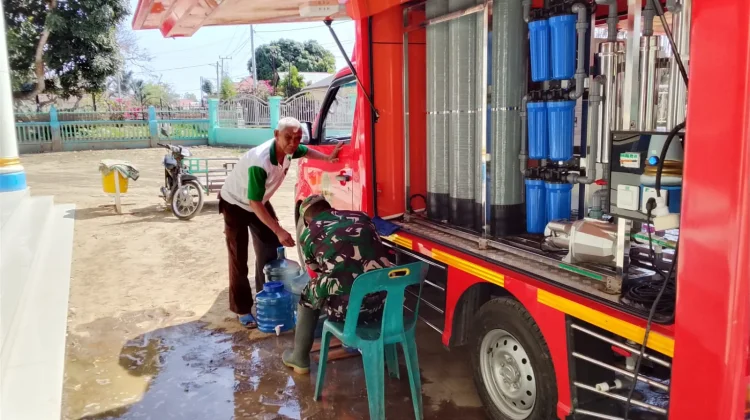 Kodim 0102/Pidie Suplai Air Bersih untuk Warga Pidie Jaya di Suasana Lebaran