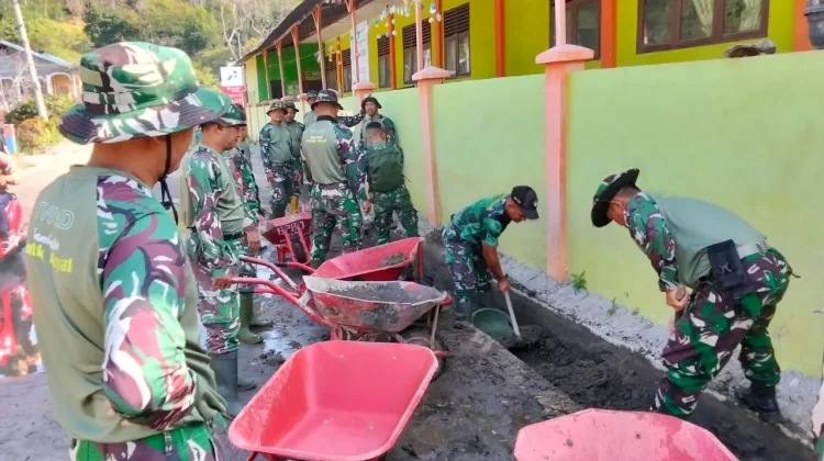 Kodim 0119/Bener Meriah dan Yonif 114/SM Bersihkan Parit, Antisipasi Banjir