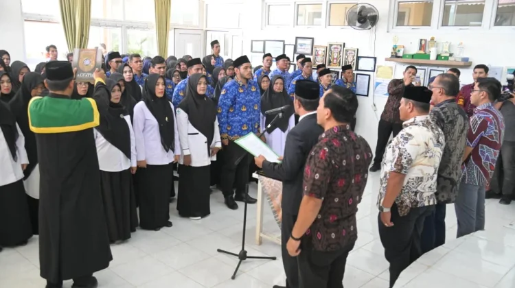 Wabup Aceh Besar Lantik 4 Kepala Puskesmas serta Pejabat Fungsional