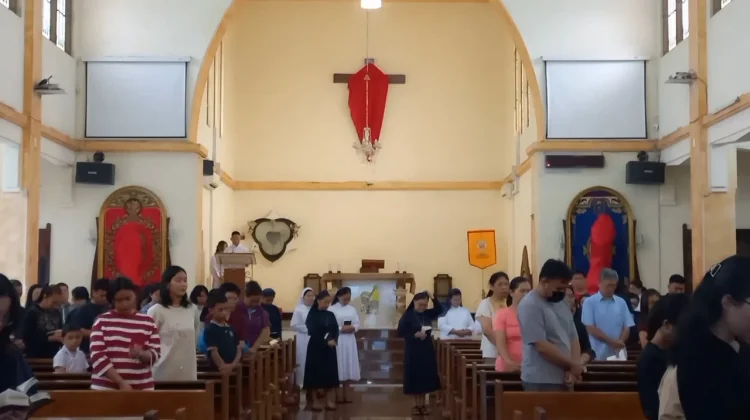 Devosi Jalan Salib Jumat Agung di Banda Aceh berlangsung Sederhana dan Khidmat