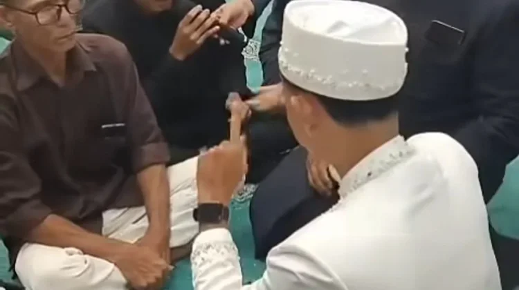 Cinta tanpa Kata: Momen Haru Pernikahan Tunarungu di Masjid Oman Banda Aceh