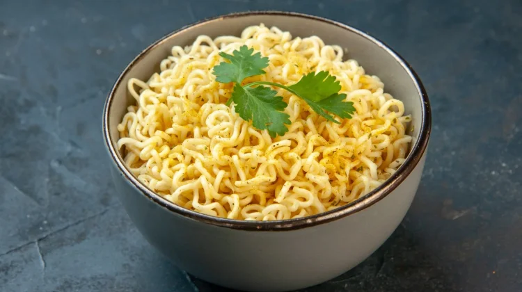 Bahaya Makan Mie Instan, Begini Dampak Jangka Panjang