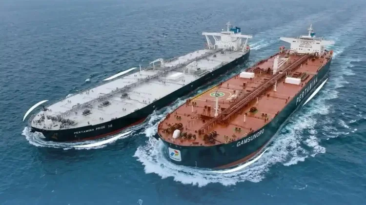 20 Kapal Komersial Masih Melintas di Selat Hormuz