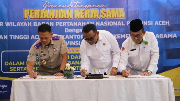 Kemenag Aceh Teken Perjanjian Kerja Sama Percepatan Sertifikasi Tanah Wakaf