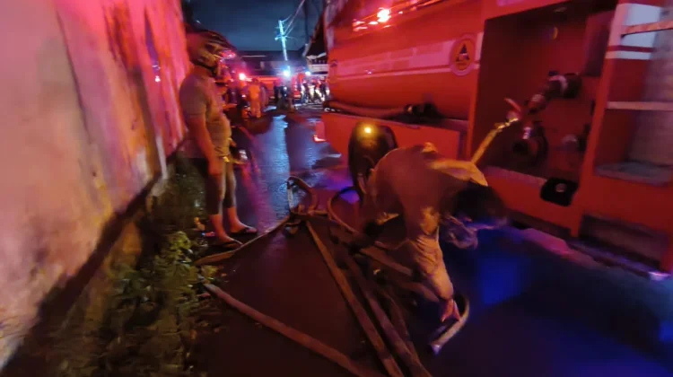 Dua Ruko di Simpang Keutapang Terbakar