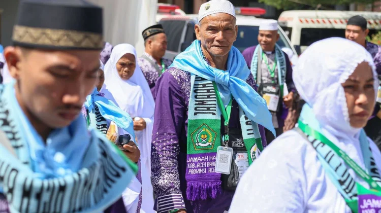 Garuda Indonesia Prioritaskan Layanan Ramah Lansia untuk Jemaah Haji Aceh