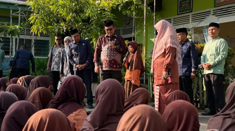 Kakanwil Kemenag Aceh Pantau Program LIMIT di MIN 14 Tapaktuan