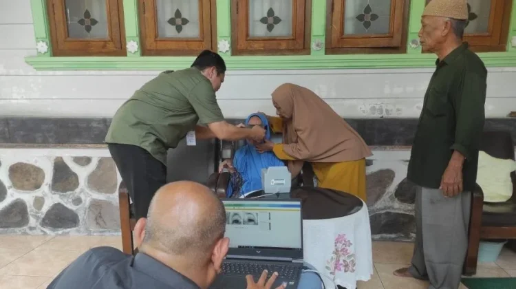 Disdukcapil Banda Aceh Beri Layanan Khusus untuk Lansia