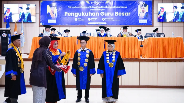 UBBG Kukuhkan Dua Guru Besar, Rektor: Hadiah Terindah Milad ke-5