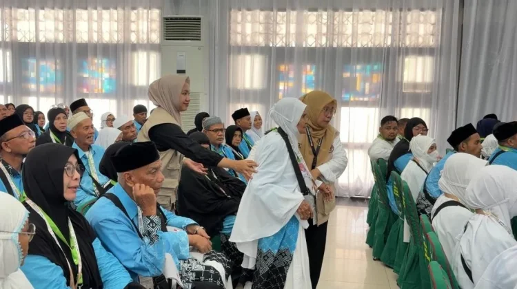 Tihawa Jadi Jemaah Tertua dalam Kloter Perdana Embarkasi Aceh