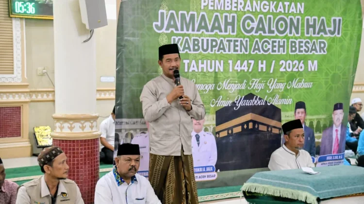 Wabup Aceh Besar Antar Keberangkatan Calon Jamaah Haji Kloter II di Masjid Sibreh