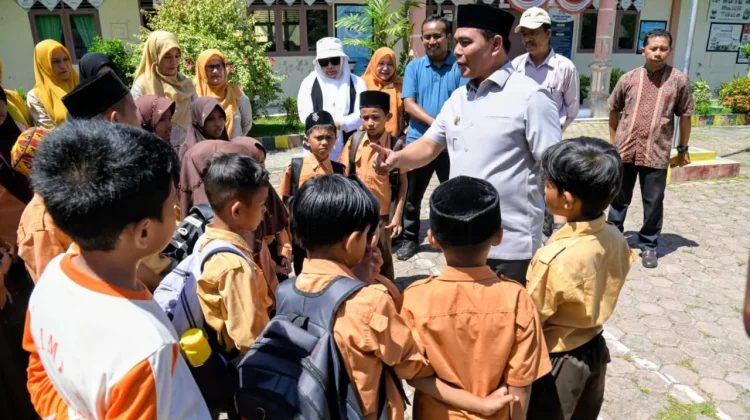Bupati Aceh Besar Ajak Murid Gunakan Bahasa Aceh dalam Kehidupan Sehari-hari