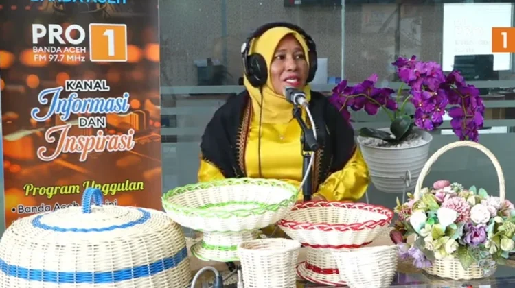 Anyaman Rotan Ferdiyanti Angkat Kearifan Lokal Aceh