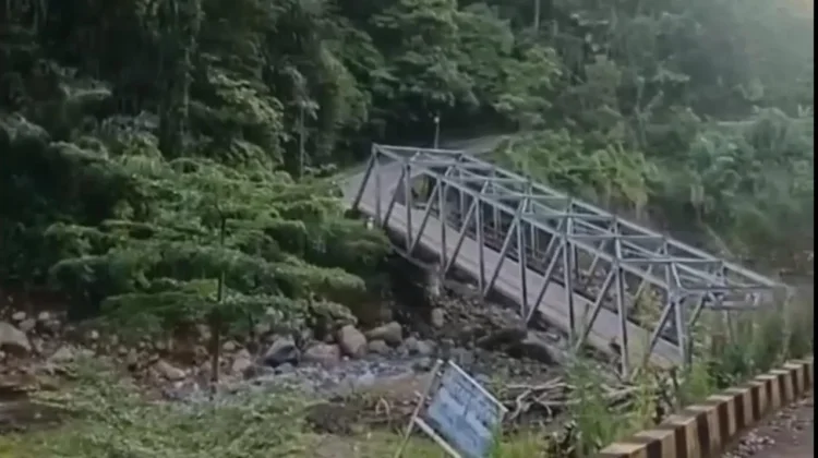 Akses Putus, Warga Desak Pemulihan Jalur Enang-Enang