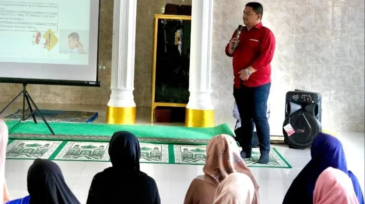 Warga Gampong Lhang Diedukasi Deteksi Dini Kesehatan THT