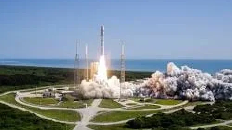 Menilik Sejarah Panjang Satelit Indonesia