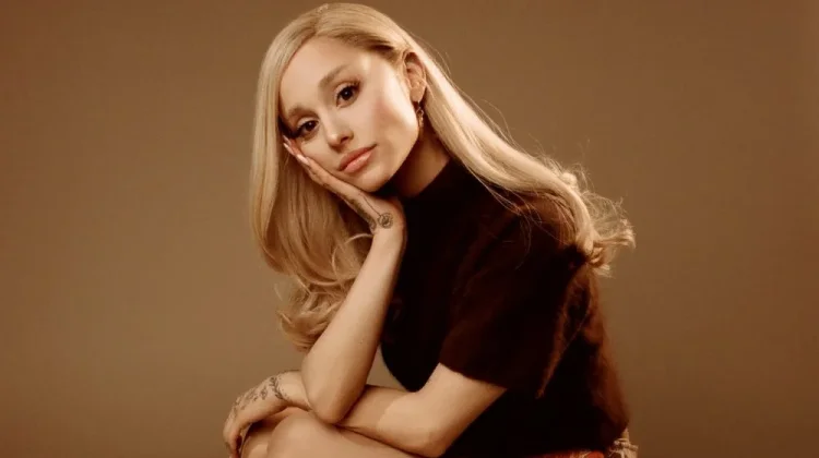 Ariana Grande Cetak Rekor 45 Lagu Platinum