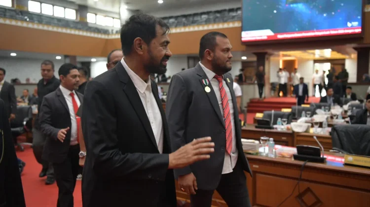 Gubernur Aceh Hadiri Paripurna DPRA Penyampaian Rekomendasi LKPJ 2025