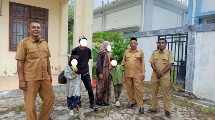 Dinsos Lakukan Pembinaan Terhadap Keluarga Terlantar di Bawah Jembatan Pango