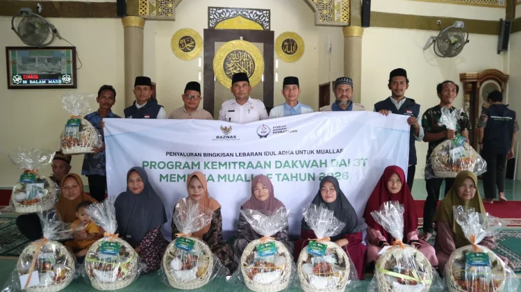 FDP Salurkan Paket Lebaran Idul Adha untuk Mualaf Perbatasan