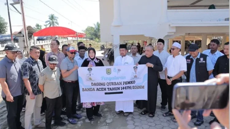 Illiza Antar Bantuan Kurban untuk Korban Bencana Pidie Jaya