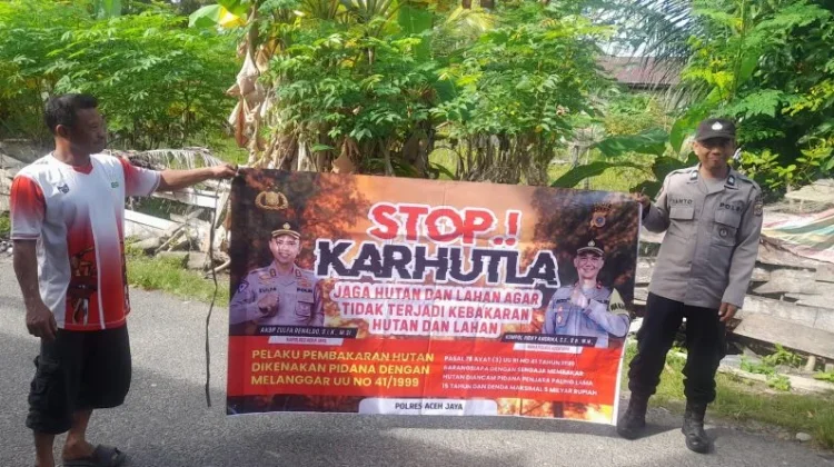 Personel Polsek Krueng Sabee Patroli Antisipasi Karhutla