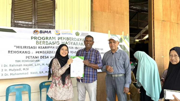 PKM FP-Unaya Berdayakan Kelompok Tani lewat Inovasi Celurit
