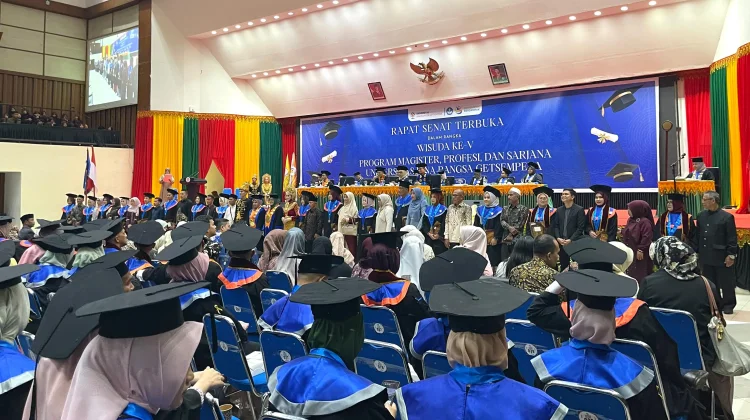 Lulusan UBBG Diwisuda, Rektor Ajak Jadi Agen Perubahan di tengah Tantangan Global