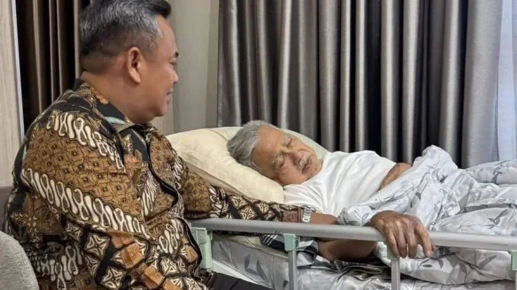 Mantan Gubernur Aceh  Dr. Zaini Abdullah Tutup Usia