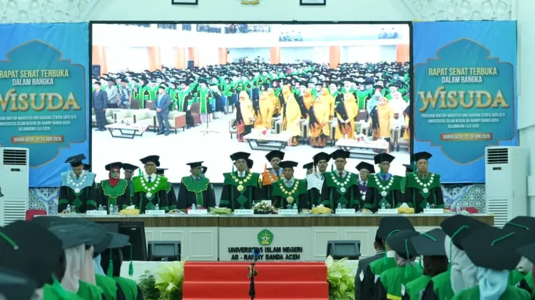 Rektor UIN Ar-Raniry Ingatkan Wisudawan "AI Bukan Pengganti Guru"
