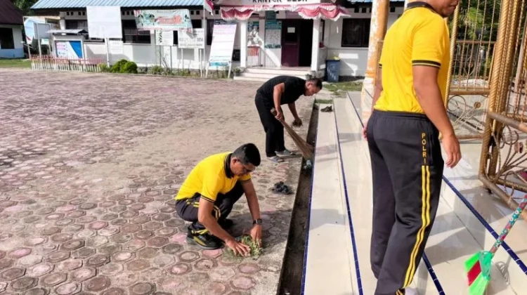 Polsek Panga Gelar Bakti Sosial di Masjid