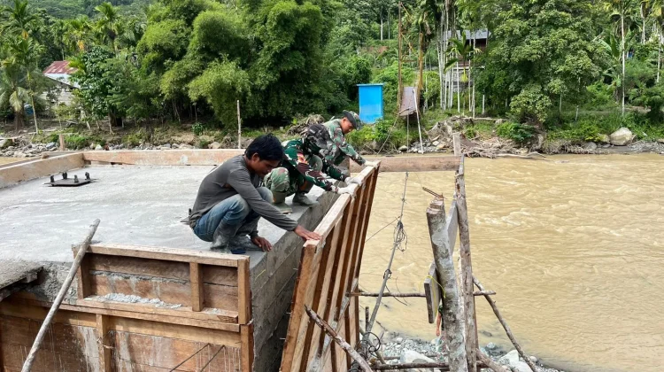 Pembangunan Jembatan Gantung Penghubung Dua Desa di Nagan Raya Dipercepat