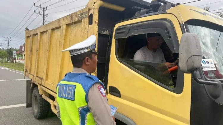 Polres Aceh Jaya Laksanakan Program Polantas Menyapa di Calang