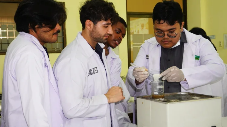 Mahasiswa Internasional USK Ikut International Summer Course of Pharmacy