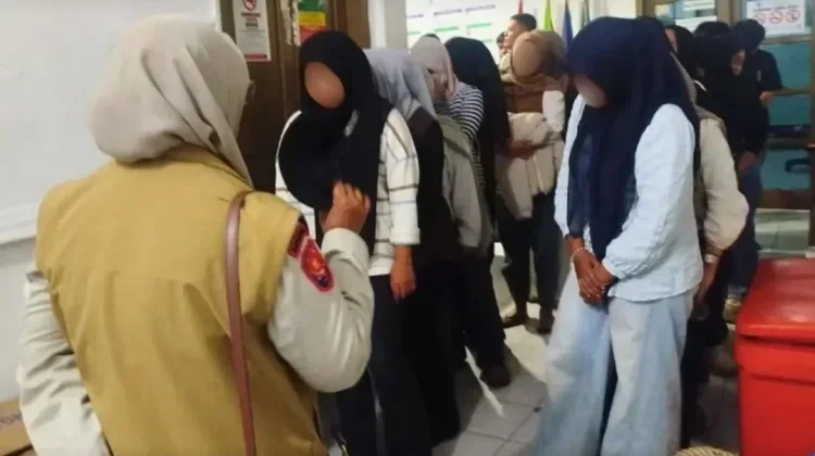 Implementasi Syariat Islam Harus Menyentuh Seluruh Aspek Kehidupan Sosial