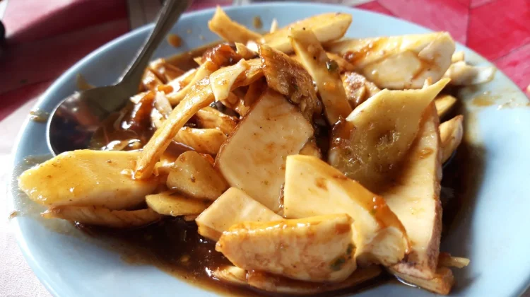Lezatnya Rujak U Groh yang Kaya Cita Rasa