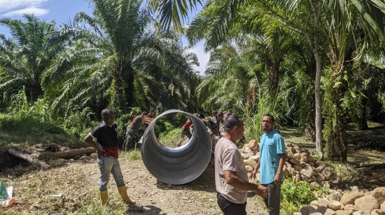 Kodim 0107/Aceh Selatan Kembali Bangun Jembatan Aramco di Empat Desa