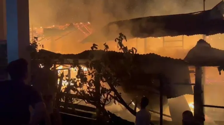Kebakaran Hanguskan Tiga Rumah di Cot Mancang Aceh Besar