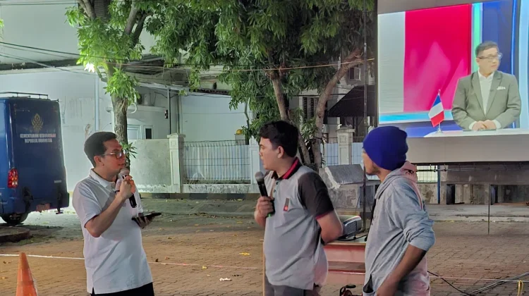 Gembira Bersama Warga, Ketua DPRK Banda Aceh Meriahkan Debar Bola Gembira RRI