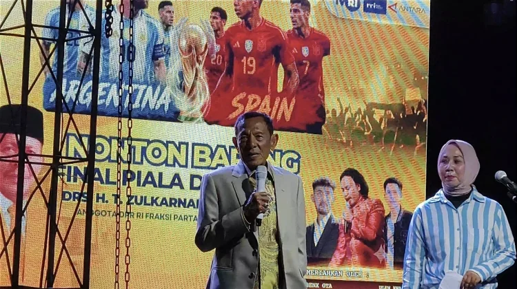 Ratusan Warga Meriahkan Nobar Final Piala Dunia di Rumah Aspirasi Ampon Bang