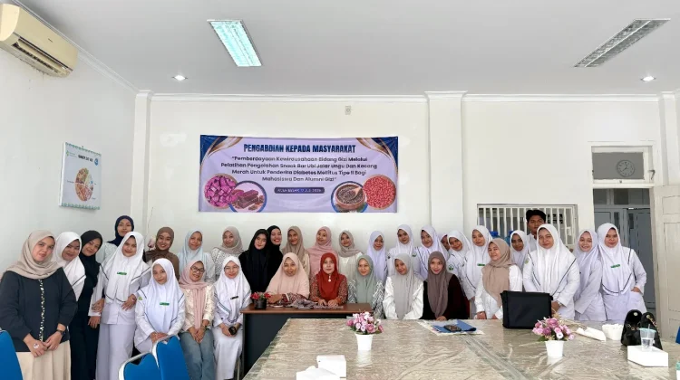 Dosen Gizi Poltekkes Aceh Latih Pembuatan Snack Bar Diabetes Tipe II