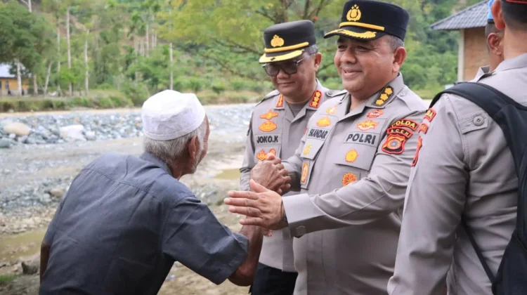 Polda Aceh Bangun Jembatan Gantung di Desa Sikundo