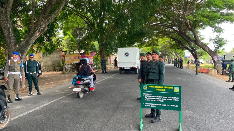 Satpol PP dan WH Aceh Besar Razia Busana Islami
