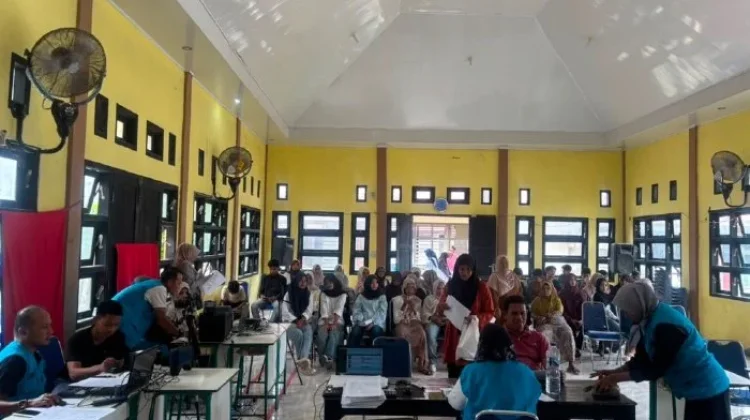 Masyarakat Lhoong Antusias Manfaatkan Layanan Administrasi Kependudukan