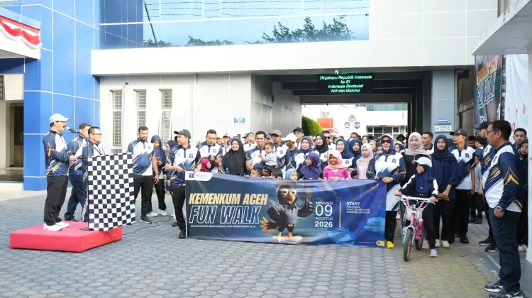 Kakanwil Kemenkum Aceh Gelar Fun Walk Sambut Hari Pengayoman
