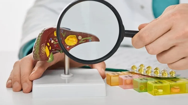 Kenali Penularan Hepatitis: Bukan lewat Makanan, tapi Melalui Darah