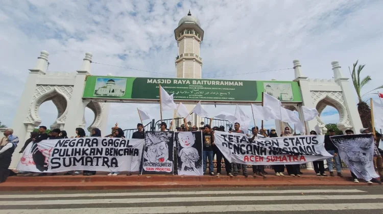Kibarkan Bendera Putih, Koalisi Sipil Soroti Lambannya Pemulihan Bencana Aceh