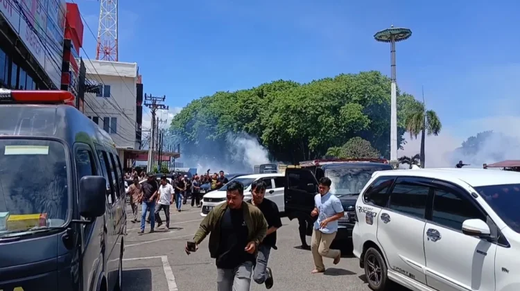 Peringatan Damai Aceh Berlangsung Ricuh, Aparat Lepaskan Tembakan Gas Air Mata