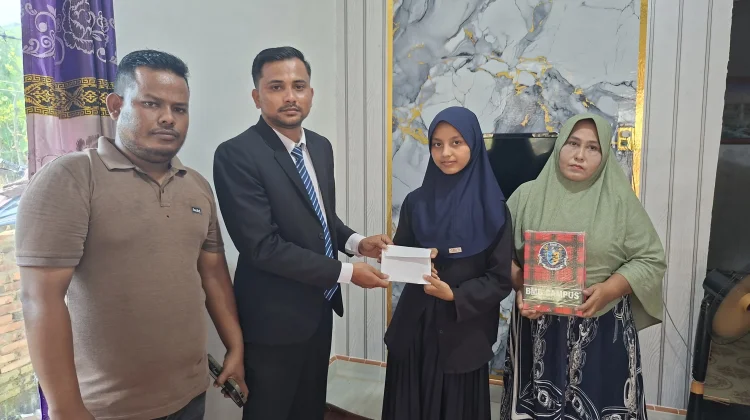 Haji Uma Bantu Putri Nelayan Idi Rayeuk Lanjut Sekolah di MAN 1 Idi